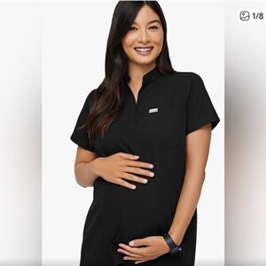 Figs Kitale Black Maternity Scrub Top size Small
